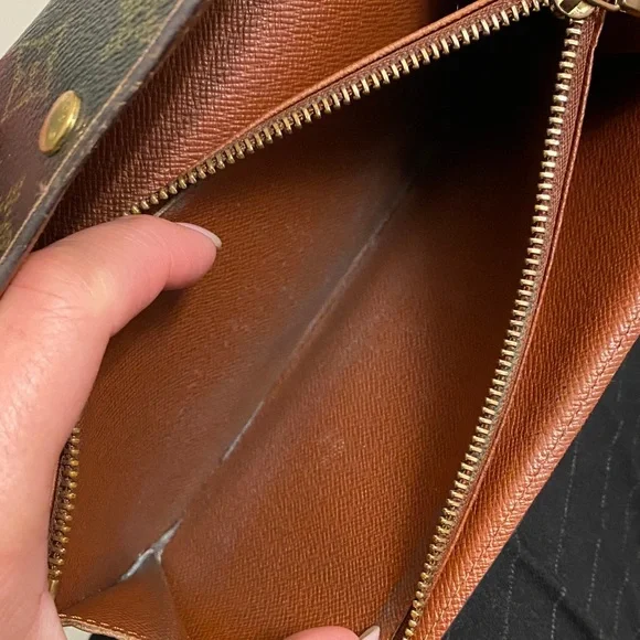 Louis Vuitton Dark Brown Monogram Clutch/Wallet - Picture 6 of 12